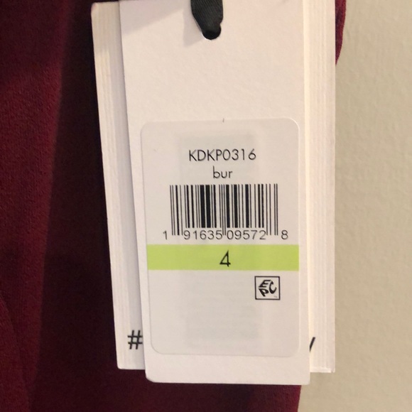 Burgundy dress - Picture 3 of 5